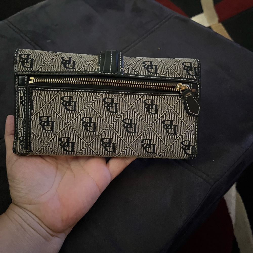 🔥Dooney & Bourke fabric organizer wallet grey and black signature wallet. EUC - Picture 14 of 14